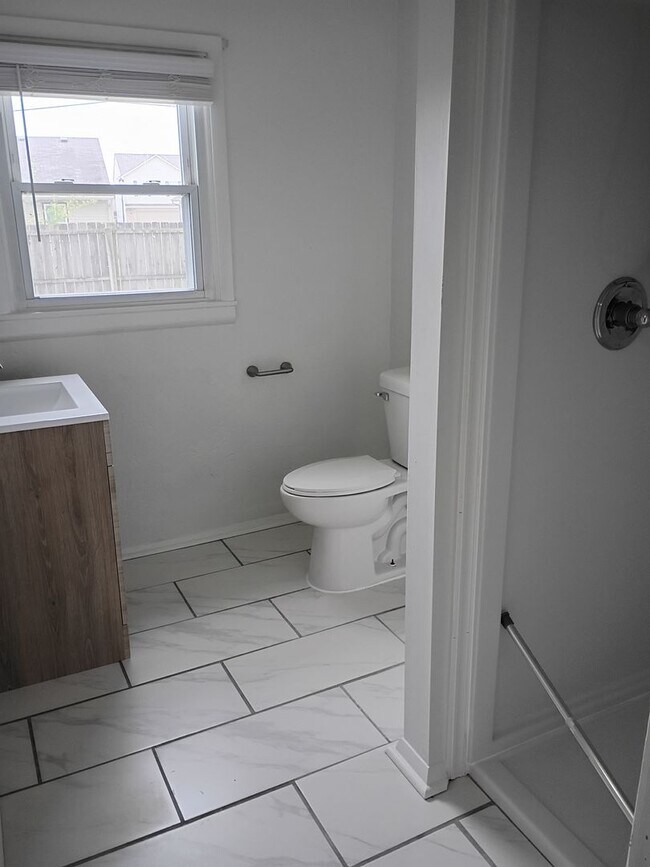 Building Photo - Updates....Updates.....Updates!!!! 3 Bed 2 Bath Home with detached garage!