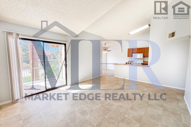 Building Photo - 2Bed/1Bath Condo at Peoria/53rd Ave! Ready for Immediate Move-In!