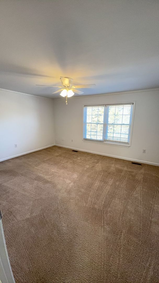 Building Photo - Three Bedroom Townhouse in Alexandria Near Ft Belvoir