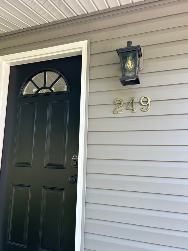 Primary Photo - 249 E Temperance Rd