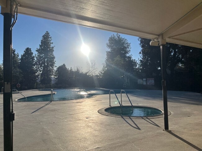 Building Photo - Light-Filled Living on a Peaceful Cul-De-Sac