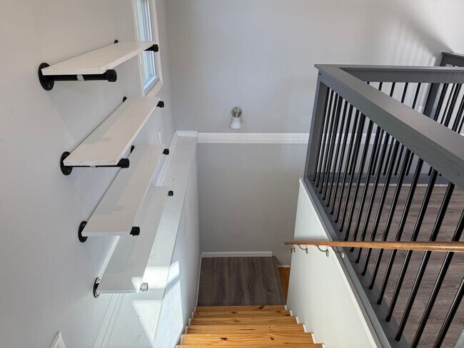 Building Photo - Private 3 bed 2bath house in North Johnson City!