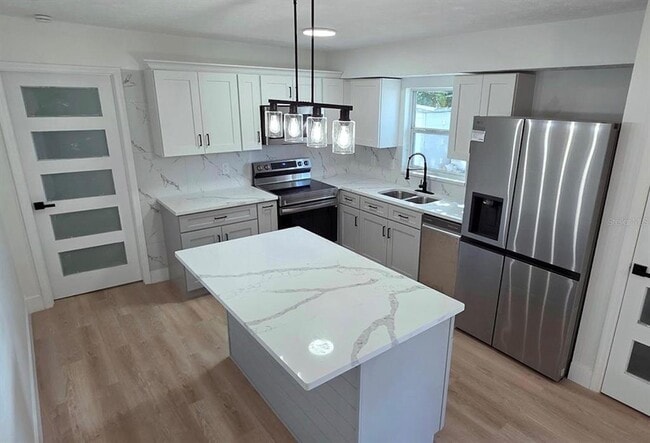 Primary Photo - 3206 Las Brisas Dr