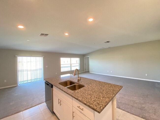 Building Photo - Freedom Crossing Preserve 4/2/2 **WON'T LAST**