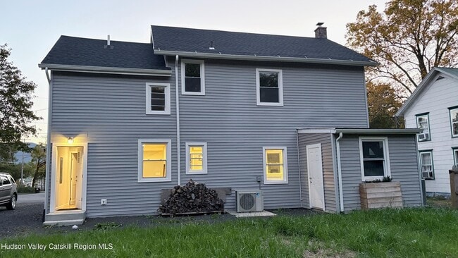 Building Photo - 54 Grove St