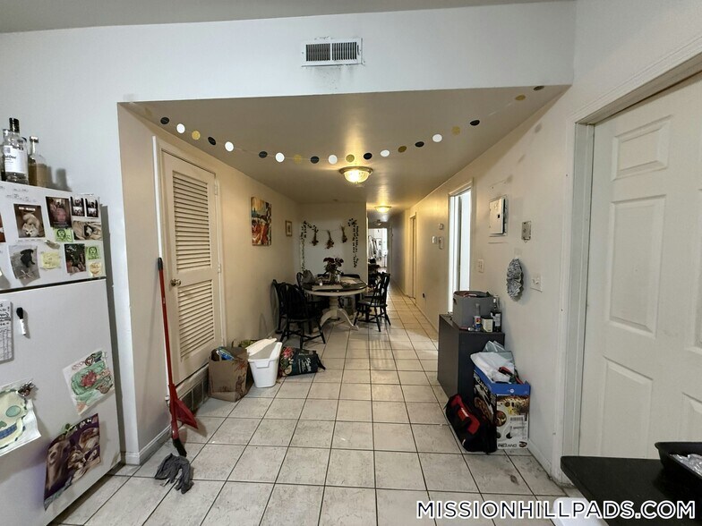 Building Photo - 1458 Tremont St