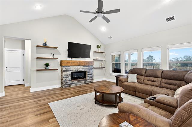Building Photo - 215 Frio Dr