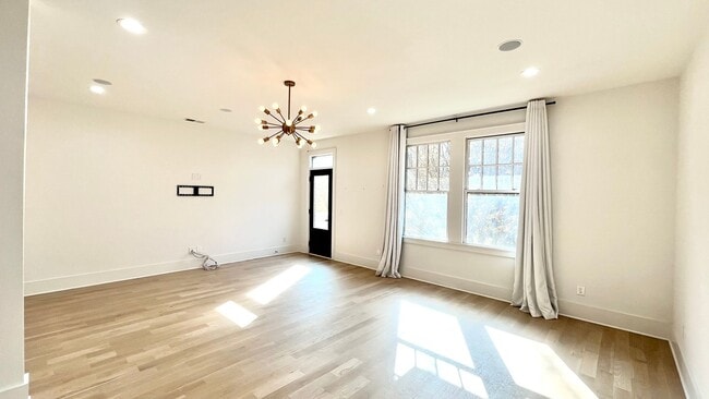 Building Photo - 610 West Blvd