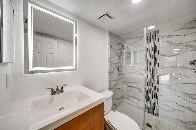 Building Photo - 5729 Baywater Dr