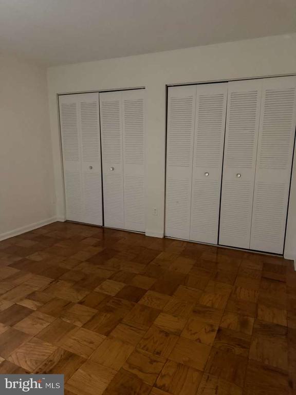 Building Photo - 8675 Seasons Way