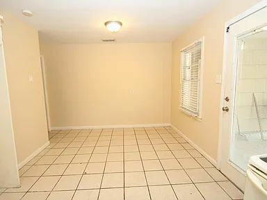 Building Photo - 716 Merritt Dr