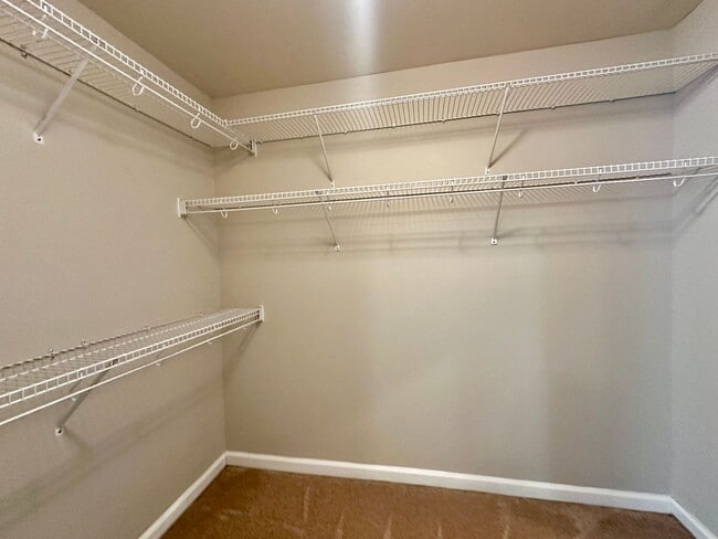 Building Photo - Beautiful 3 Bed 2.5 Bath Townhome Minutes from Cool Springs