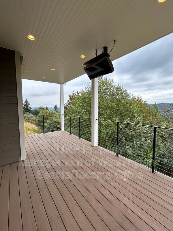 Building Photo - 16801 140th Ave E
