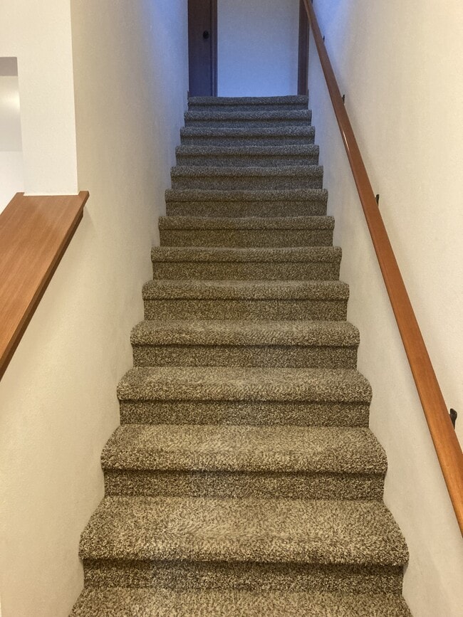 Building Photo - 24215 10th Ave S