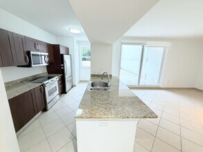 Building Photo - 19900 E Country Club Dr
