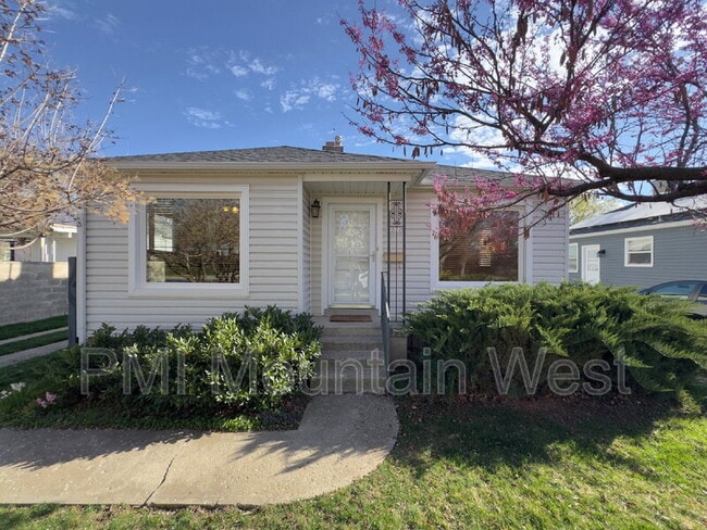 Building Photo - 1878 E Stratford Ave