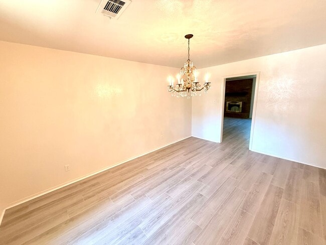 Building Photo - 2217 Indian Creek Dr