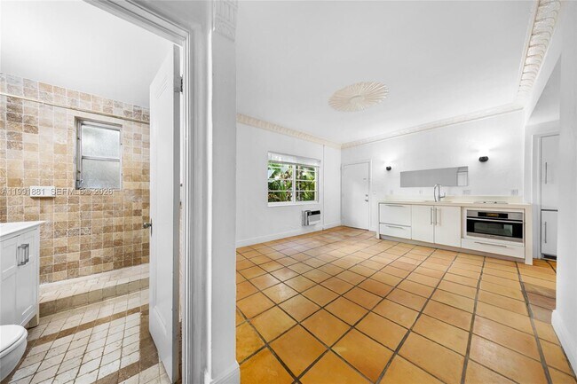 Building Photo - 844 Jefferson Ave