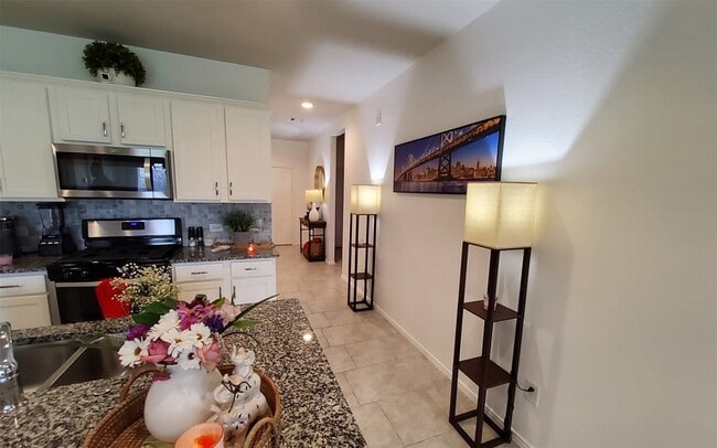 Building Photo - 22607 Castello Lakes Dr