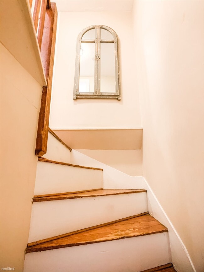 Building Photo - 306 Riverside Ave