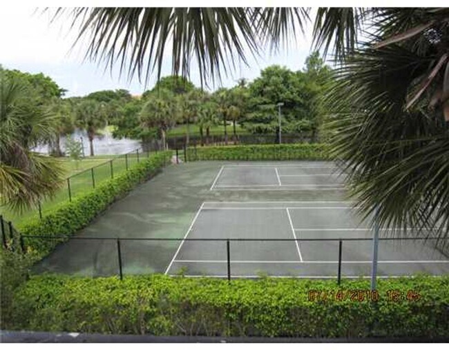 Building Photo - 2Bed/2Bath Condo in Prime Location
