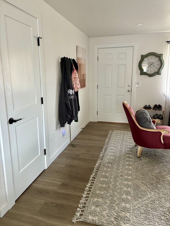 Building Photo - Owyhee St