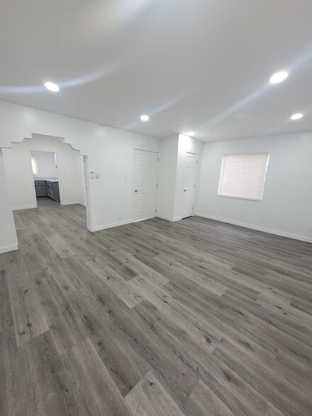 Building Photo - 4620 Tweedy Blvd