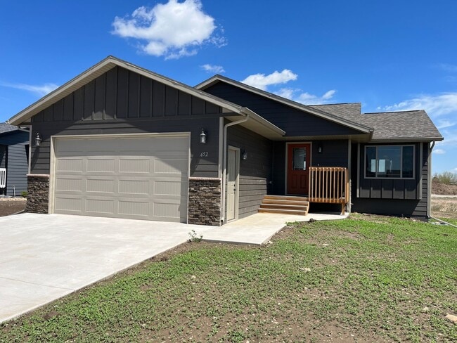 Building Photo - 3 Bedroom, 2 Bath Box Elder Home for Rent ~ Minutes from Ellsworth AFB!