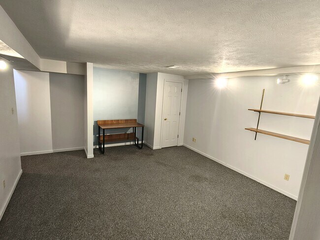 Building Photo - 52212 Evard Dr