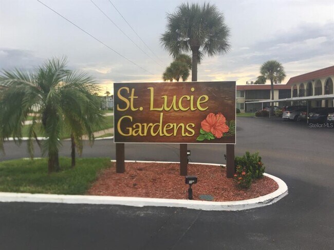 Primary Photo - 201 St Lucie Ln