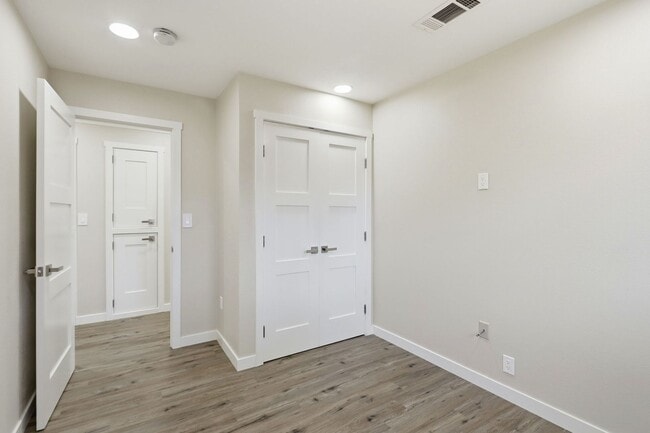 Building Photo - Turnkey Open-Concept Home with Central A/C & Solar