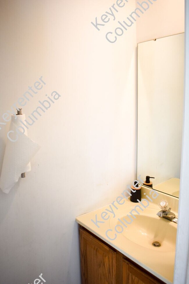 Building Photo - Peaceful Living in Southfield – Beautiful ...