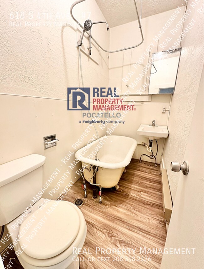 Building Photo - 618 S 4th Ave