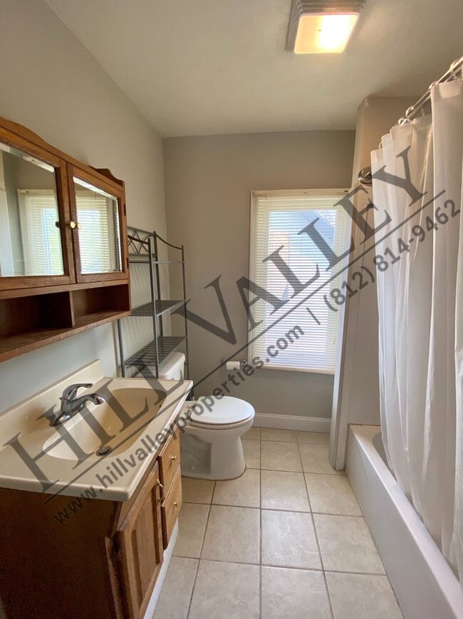 Building Photo - Large Two Bedroom Home North