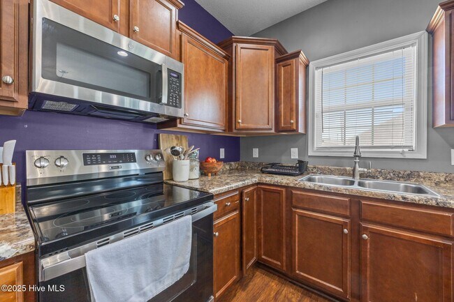 Building Photo - 841 Dynasty Dr