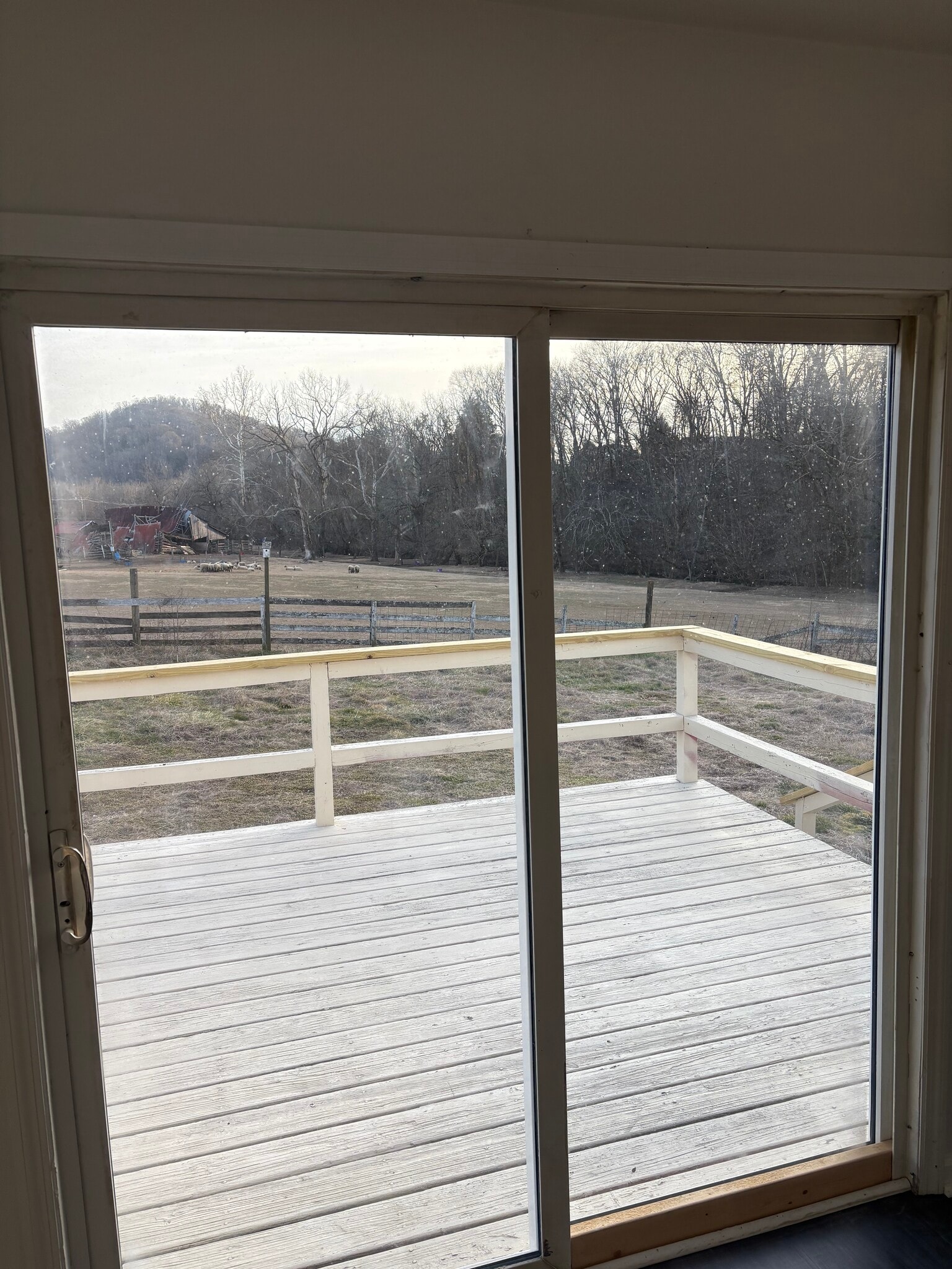 Building Photo - 589 Mountain Rd