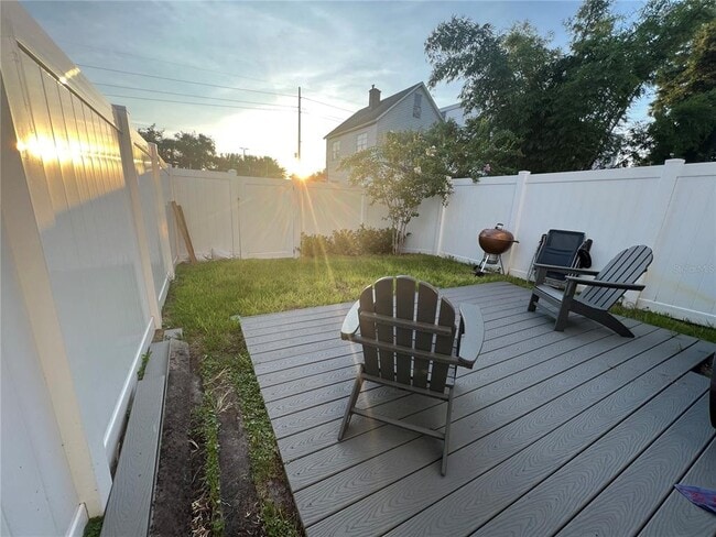 Building Photo - 1520 N Pierce St