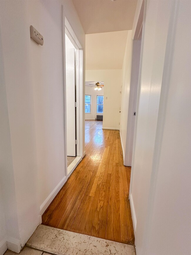 Building Photo - 66 46th St