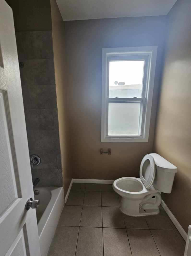 Main Bath - 31 Stuyvesant Ave