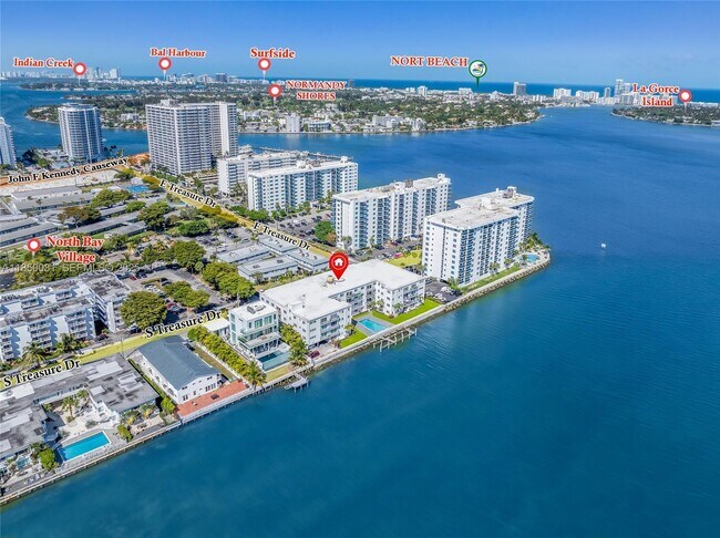 Building Photo - 1880 S Treasure Dr