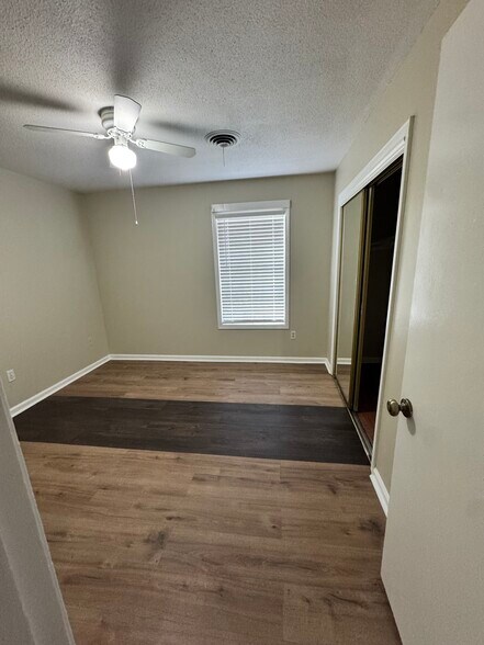 Building Photo - 511 Harris Estate Dr