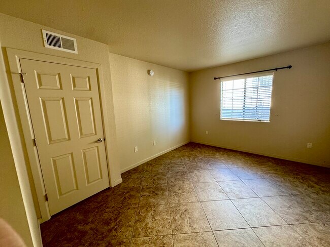 Building Photo - 101 S Players Club Dr