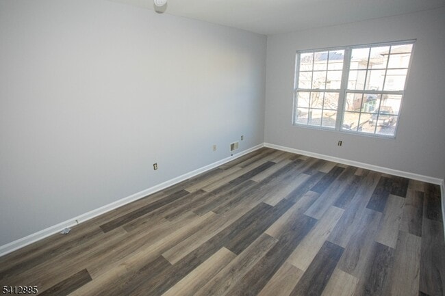 Building Photo - 267 Perry Ave