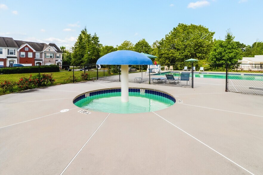 Building Photo - 79 Hidden Oak Dr