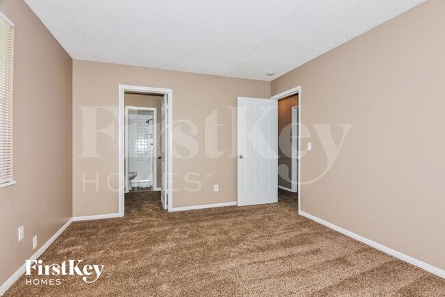 Building Photo - 2 Novella Dr