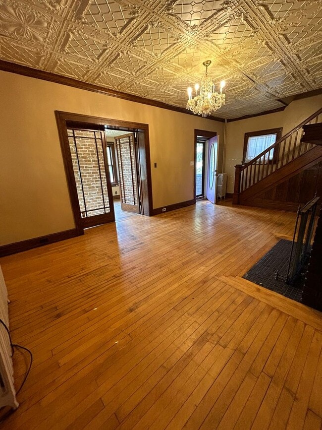 Building Photo - 3 Bedroom 1.5 Bath House