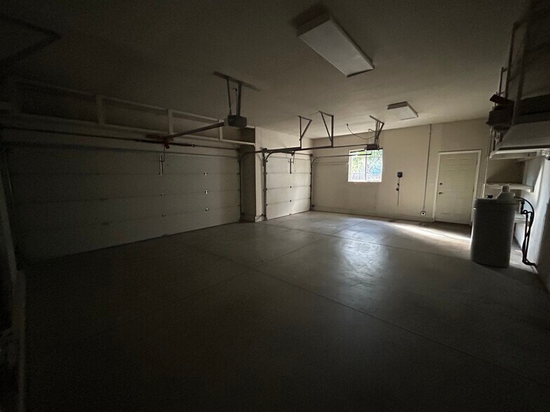 Building Photo - 8470 W Donnybrook Dr