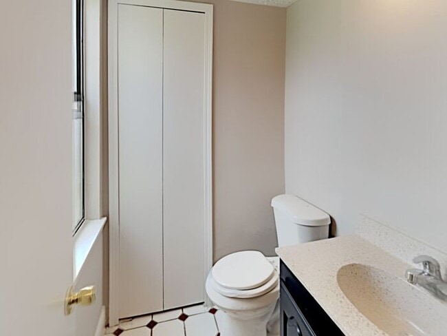Building Photo - No Application Fee* Plus $250 Off First & ...