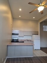 Building Photo - 1701 W Leigh St