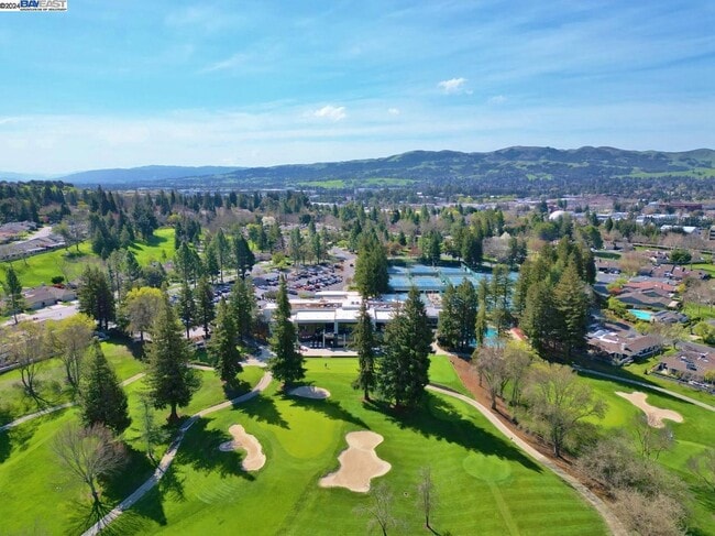 Building Photo - 535 Cambrian Way